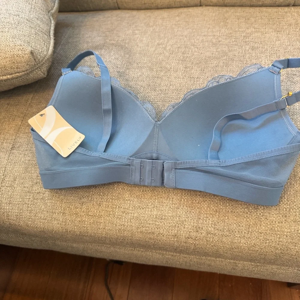 Lively Blue Underwire Bra with Adjustable Straps - Picture 2 of 4